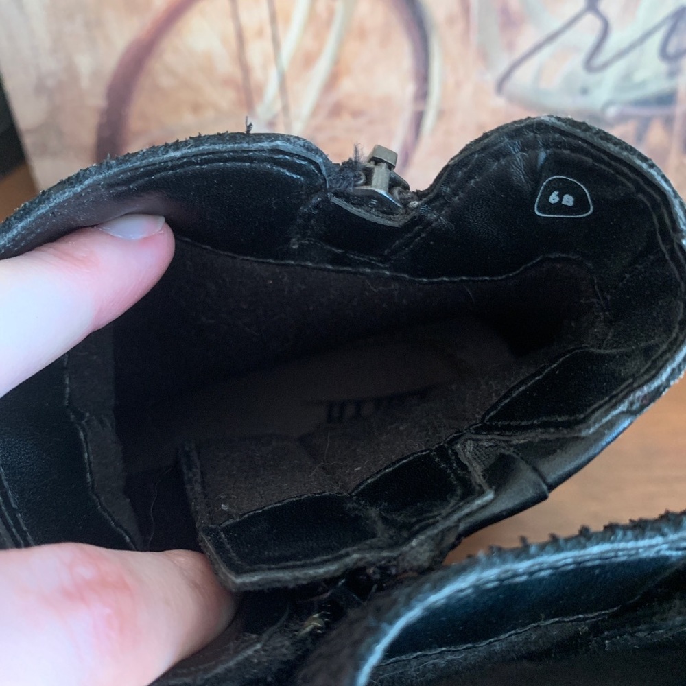 Earth Black Leather Patchwork Ankle Boots 6b - image 5